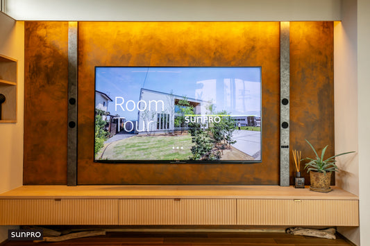 【DAITO VOICE】 2×4スピーカー 壁掛けBluetoothスピーカー| ホームシアター/プロジェクターに最適 | 映像とシンクロする縦型デザイン(オリジナルカットサイズ)