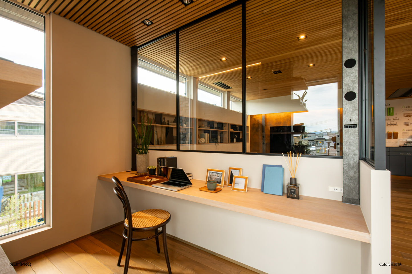 2×4SPEAKER 壁掛けBluetoothスピーカー| ホームシアター/プロジェクターに最適 | 映像とシンクロする縦型デザイン (ロングサイズ)